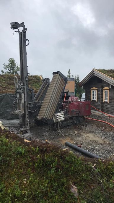 Boring av brønn ved hytte
