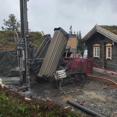 Boring av brønn ved hytte